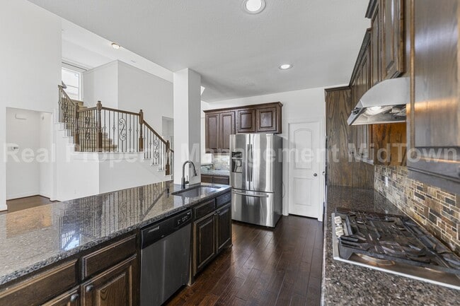 Building Photo - 4106 Horseshoe Ln