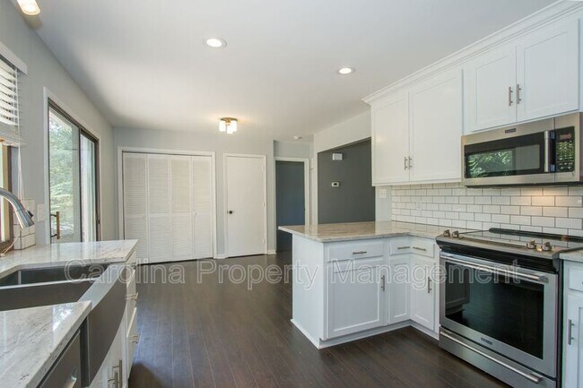 Building Photo - 11722 Carmel Lakes Dr