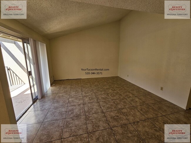 Building Photo - 22nd & Kolb Area Condo - Upstairs unit in Langley Gardens