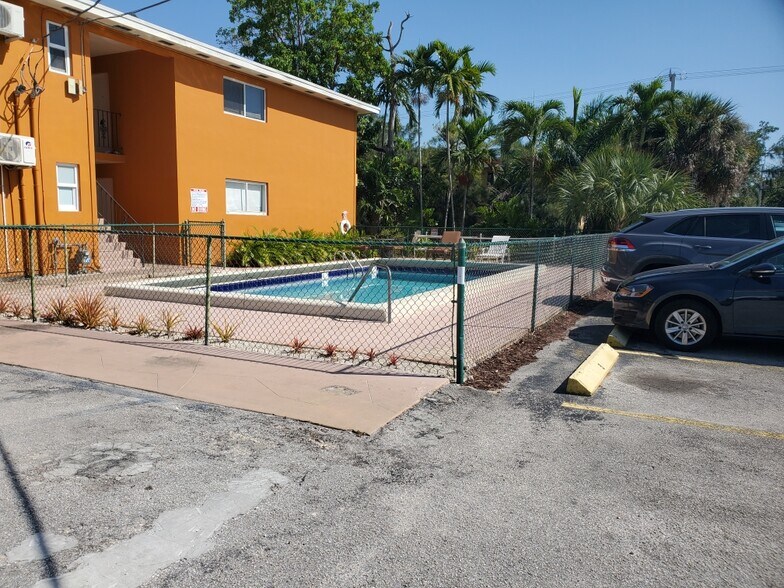 Building Photo - 7901 SW 64th Ave