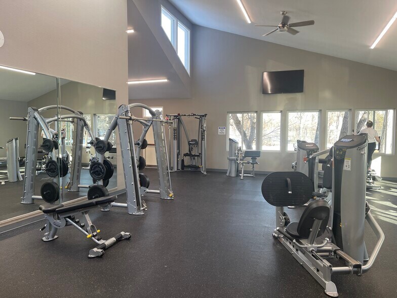 Building Photo - 2865 Sundown Ln