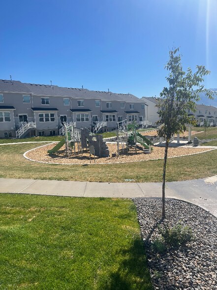 Building Photo - 4138 Hillscape Cir