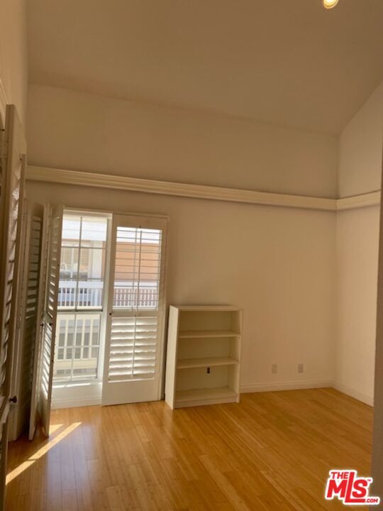 Building Photo - 4338 Redwood Ave