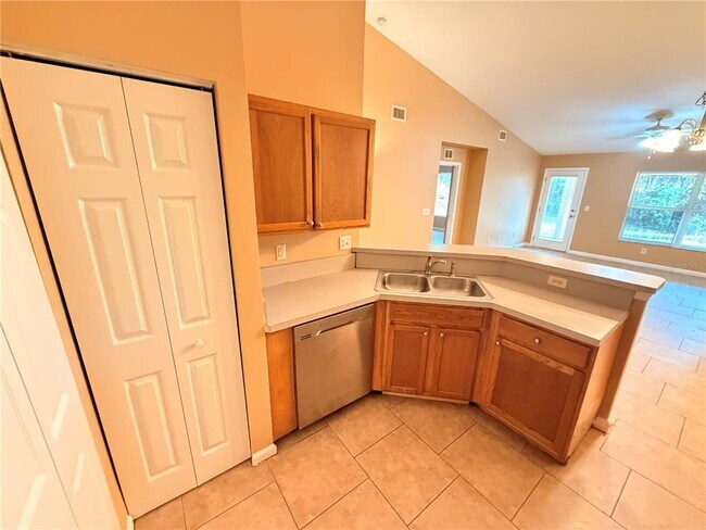 Building Photo - 24 Ryall Ln