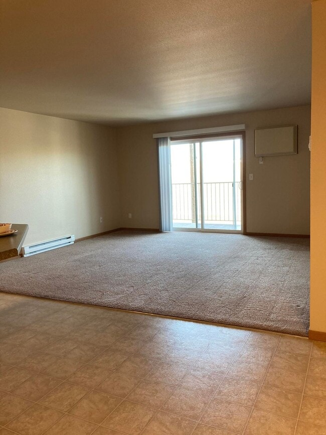 Building Photo - Rare!!! 3 Bed 2 Bath at Boulder!