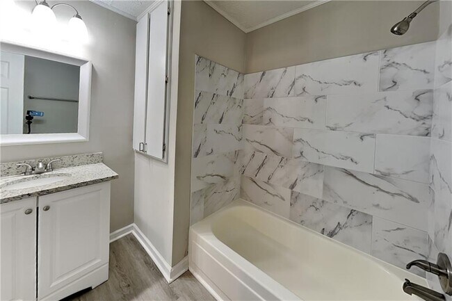 Building Photo - 2090 Moccasin Way
