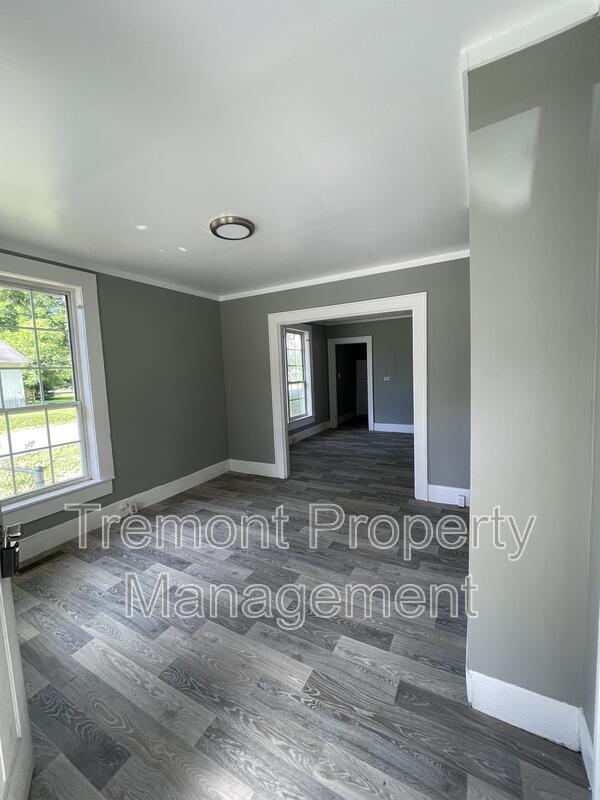 Building Photo - 727 Carden Ave