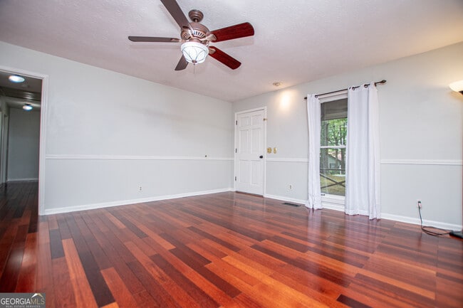 Building Photo - 1499 Stonington Ct