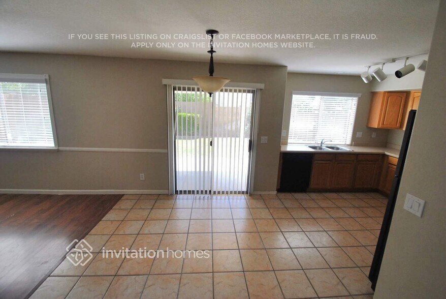 Building Photo - 2605 N 128th Ln