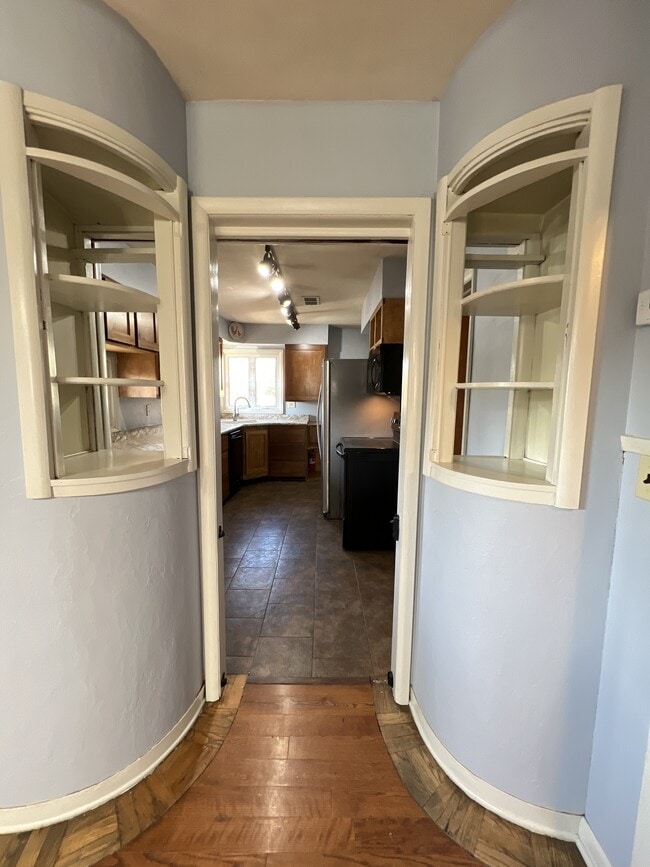 Building Photo - 2740 Buena Vista St