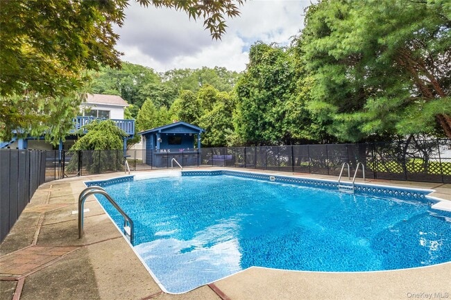 Building Photo - 31 Gleason Dr