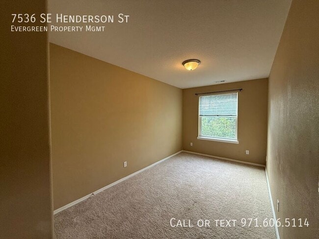 Building Photo - 7536 SE Henderson St