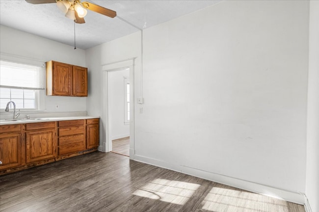 Building Photo - 3011 Montana Ave