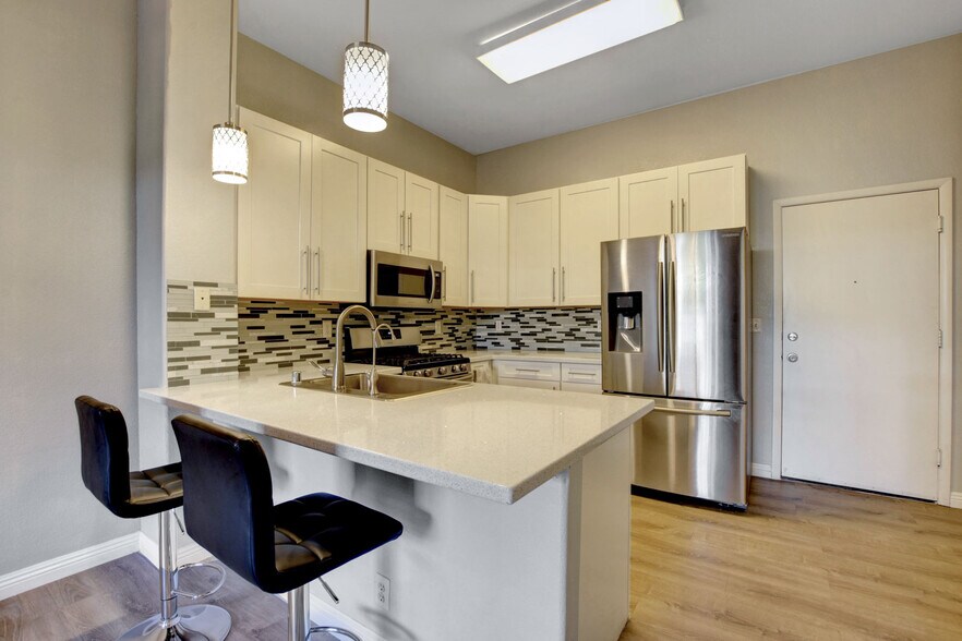 Building Photo - 2890 Red Rooster Ct