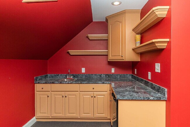 Building Photo - Stunning & Spacious Home in Walnut Hill! 4 Bedrooms | 4 Bathrooms w/ Lawn Care and Trash Service ...