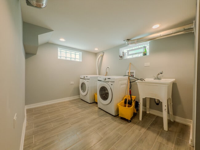 Building Photo - 9318 S Peoria St