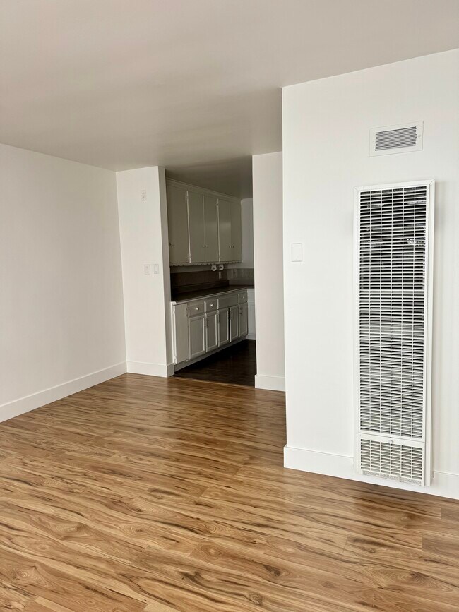 Building Photo - 13429 Beach Ave