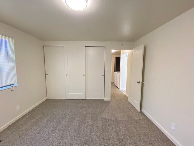Building Photo - 973 Holman Way