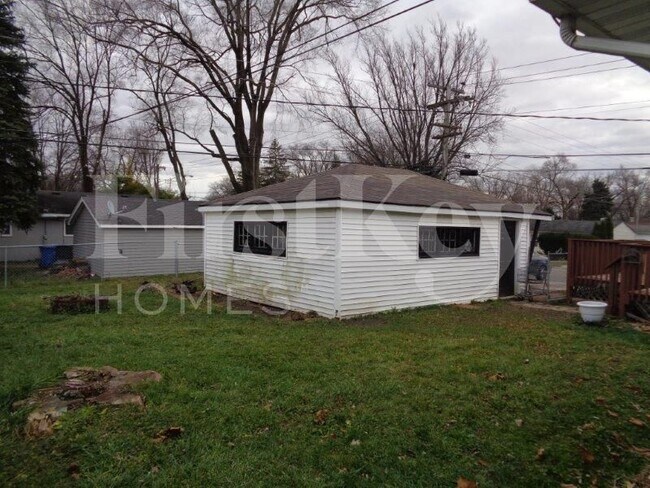 Building Photo - 1 Birch St