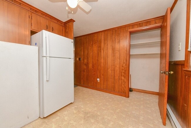 Building Photo - 65 Pleasant St