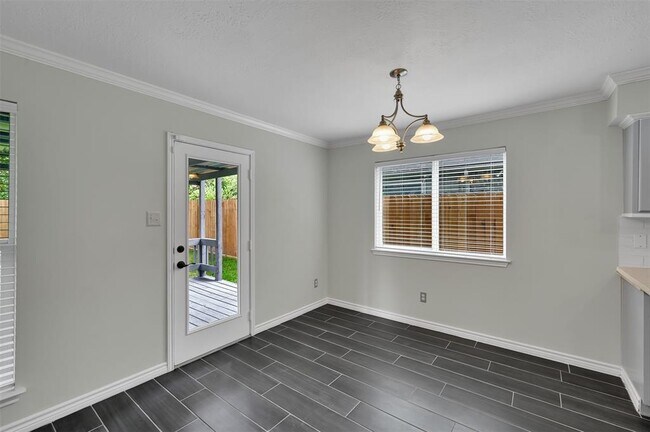 Building Photo - 12652 Pine Bush Dr