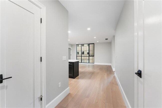 Building Photo - 350 Oliver Ave