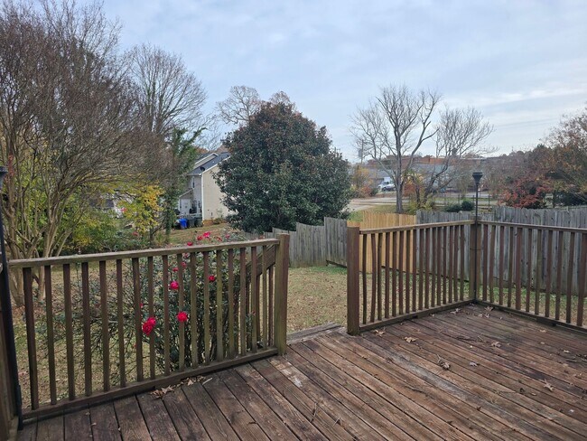 Building Photo - Charming 1920s Bungalow Steps from Downtown Mebane!