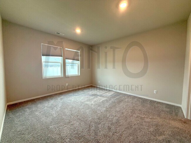Building Photo - Beautiful Cheney Home
