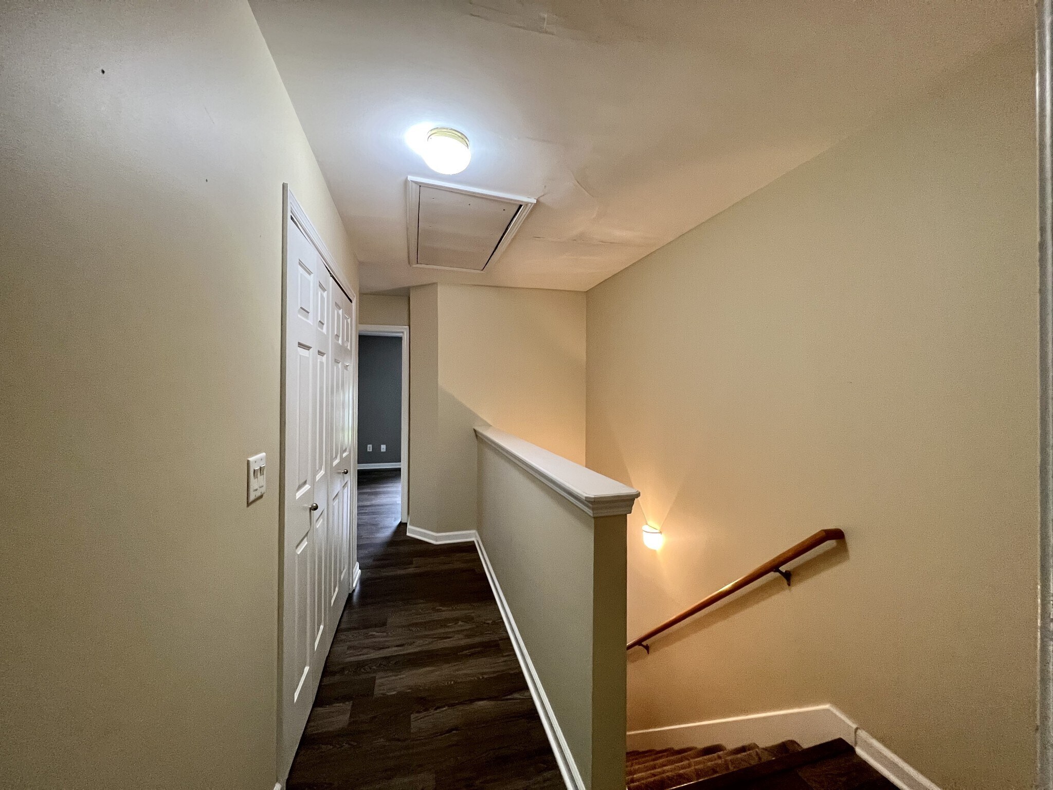 Building Photo - 116 Carriage Ct
