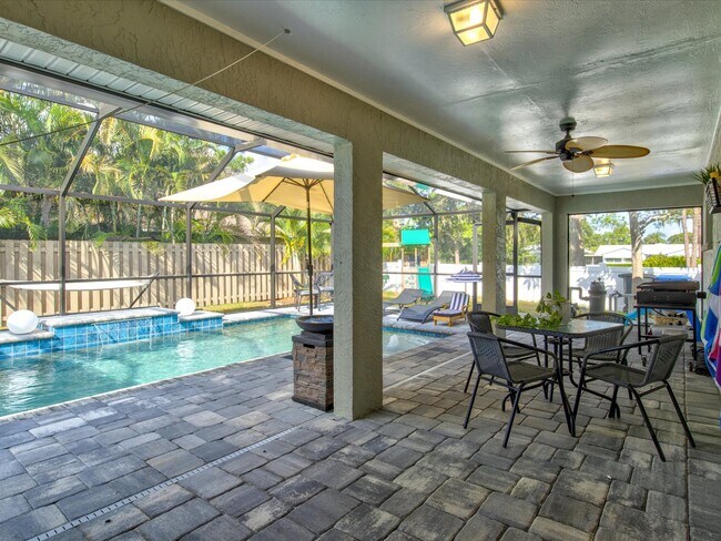 Building Photo - 5884 Milton Ave