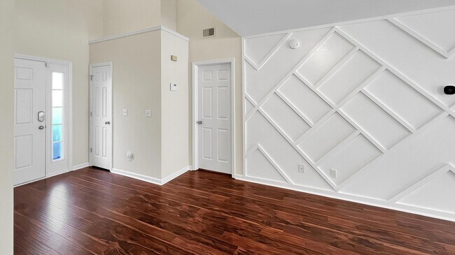 Building Photo - 4824 Willow Brook Ln