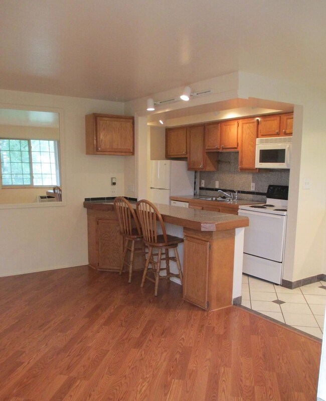 Building Photo - TOP FLOOR South Boulder 1 BD AVAILABLE NOW...