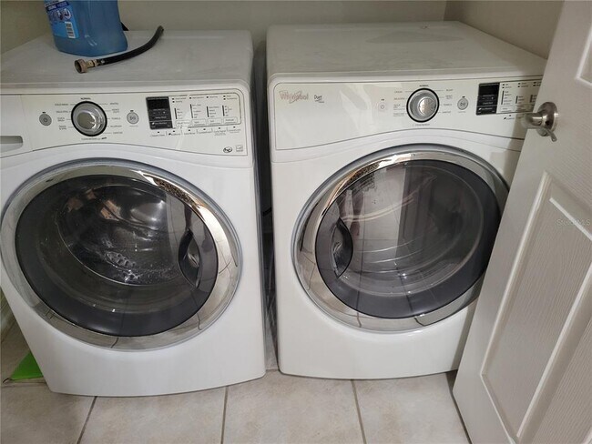 Building Photo - 2011 Cattleman Dr