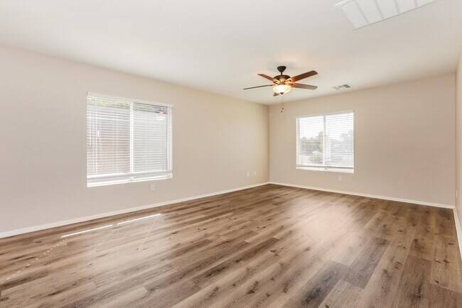 Building Photo - 31254 N Blackfoot Dr