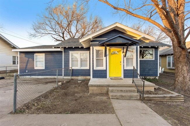 Building Photo - 520 E 17th Ave