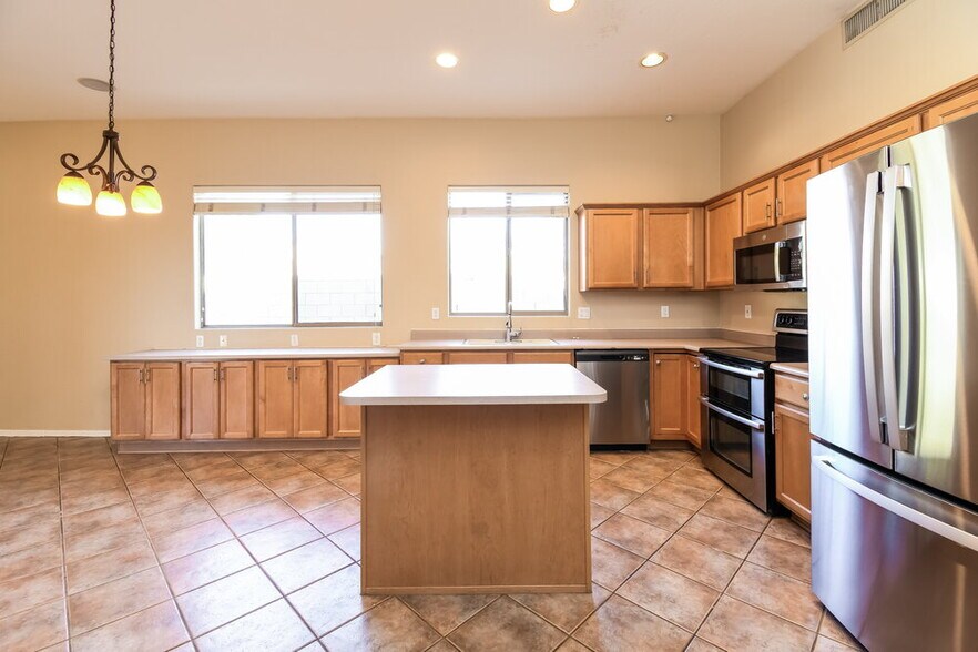 Building Photo - 1714 S Colonial Dr