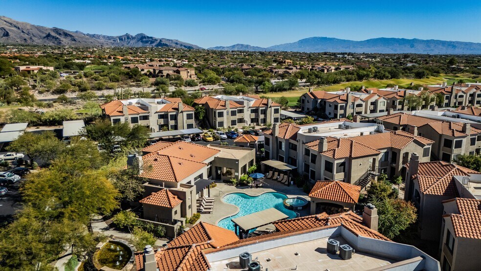 Primary Photo - The Legends at La Paloma