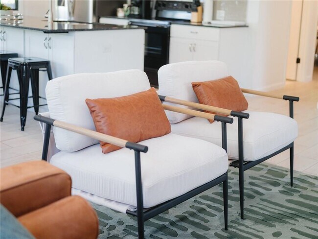 Building Photo - 2 Southport Ln