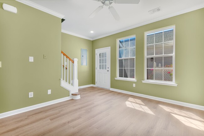 Building Photo - Gorgeous Market Common Townhome w/ Garage