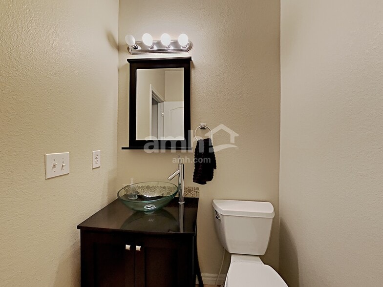 Building Photo - 12204 Hannibal St