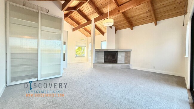 Building Photo - 1089 Warfield Ave