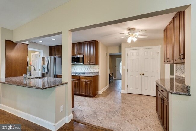 Building Photo - 1816 Midlothian Ct