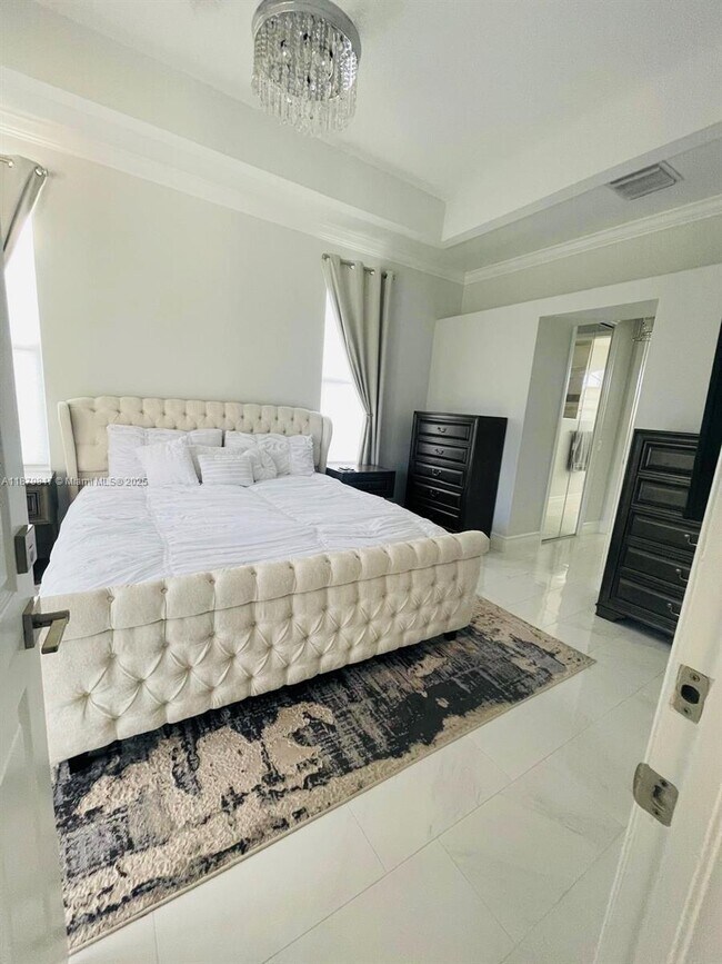 Building Photo - 8268 Southwind Bay Cir