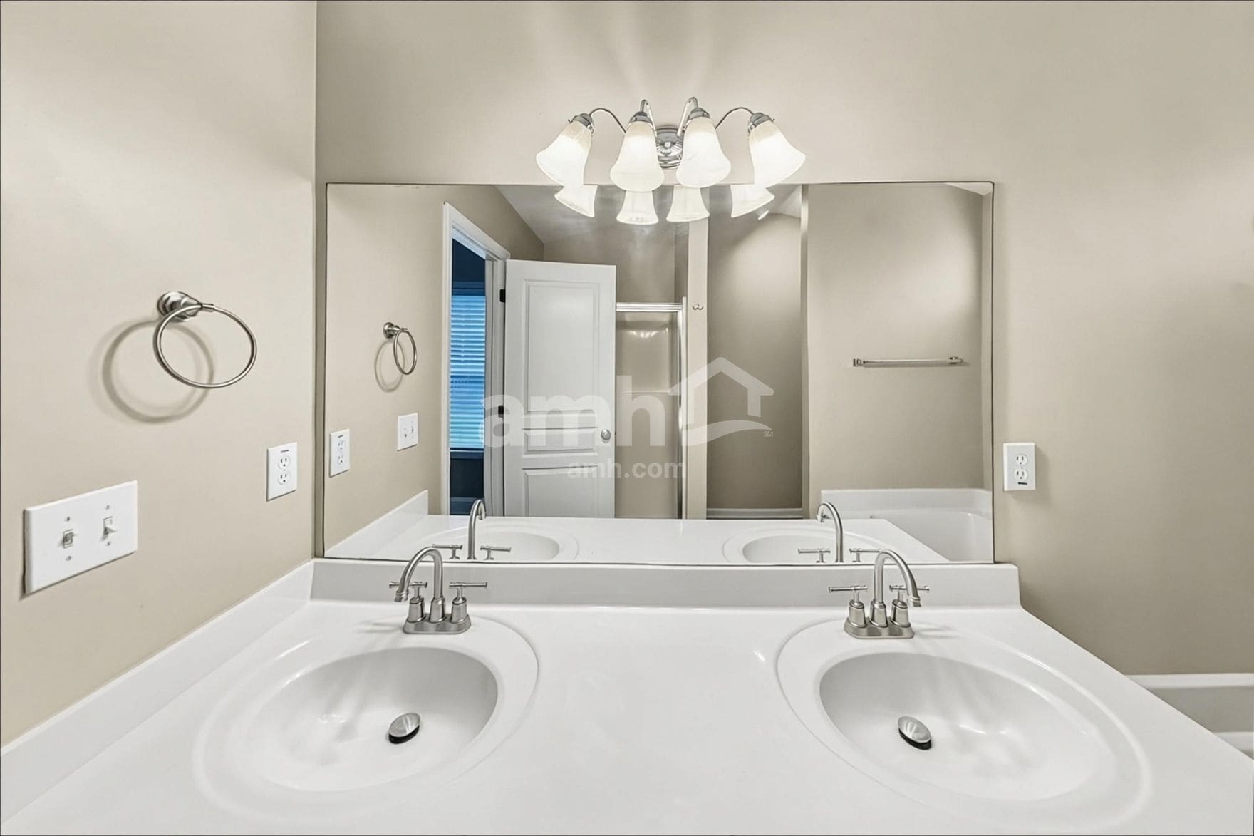 Building Photo - 414 Arrowhead Trl