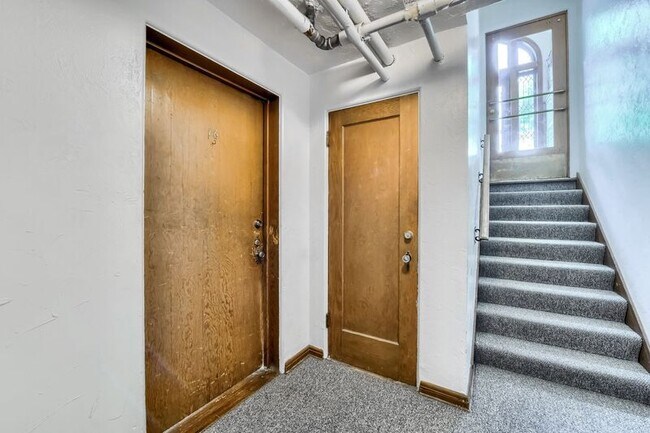 Building Photo - 2233 Kearney St