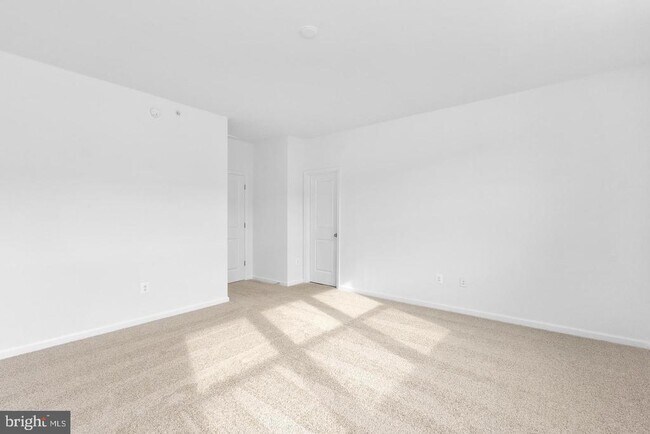 Building Photo - 2546 Neabsco Common Pl