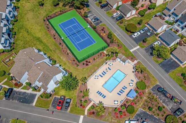 Building Photo - 4088 Fairway Lakes Dr