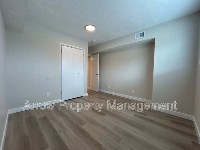 Building Photo - 5703 S 14th St