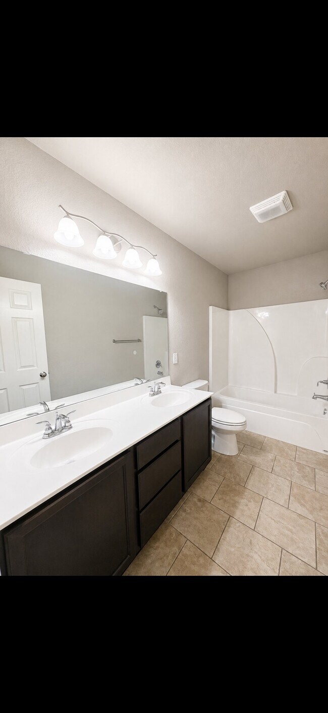 Building Photo - 1230 Littlewood Cove