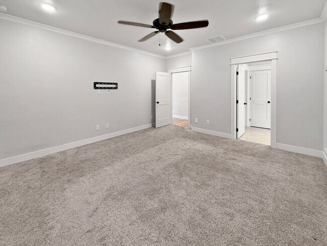 Building Photo - Stunning 4-Bedroom Home in Boise's Premier Dry Creek Ranch Community